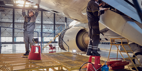  Aircraft component manufacturer introduces predictive maintenance - IoT ONE Case Study